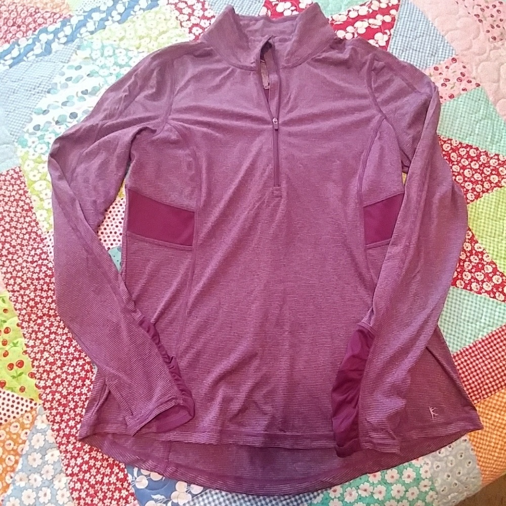 Danskin Now semi fitted fitness shirt